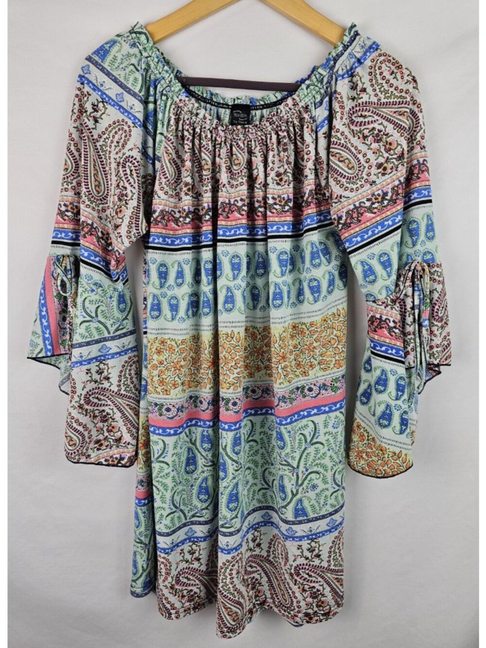 Win Win Womens Tunic Top Size L - XL Paisley Tie 3/4 Flare Sleeve Shirt Blouse